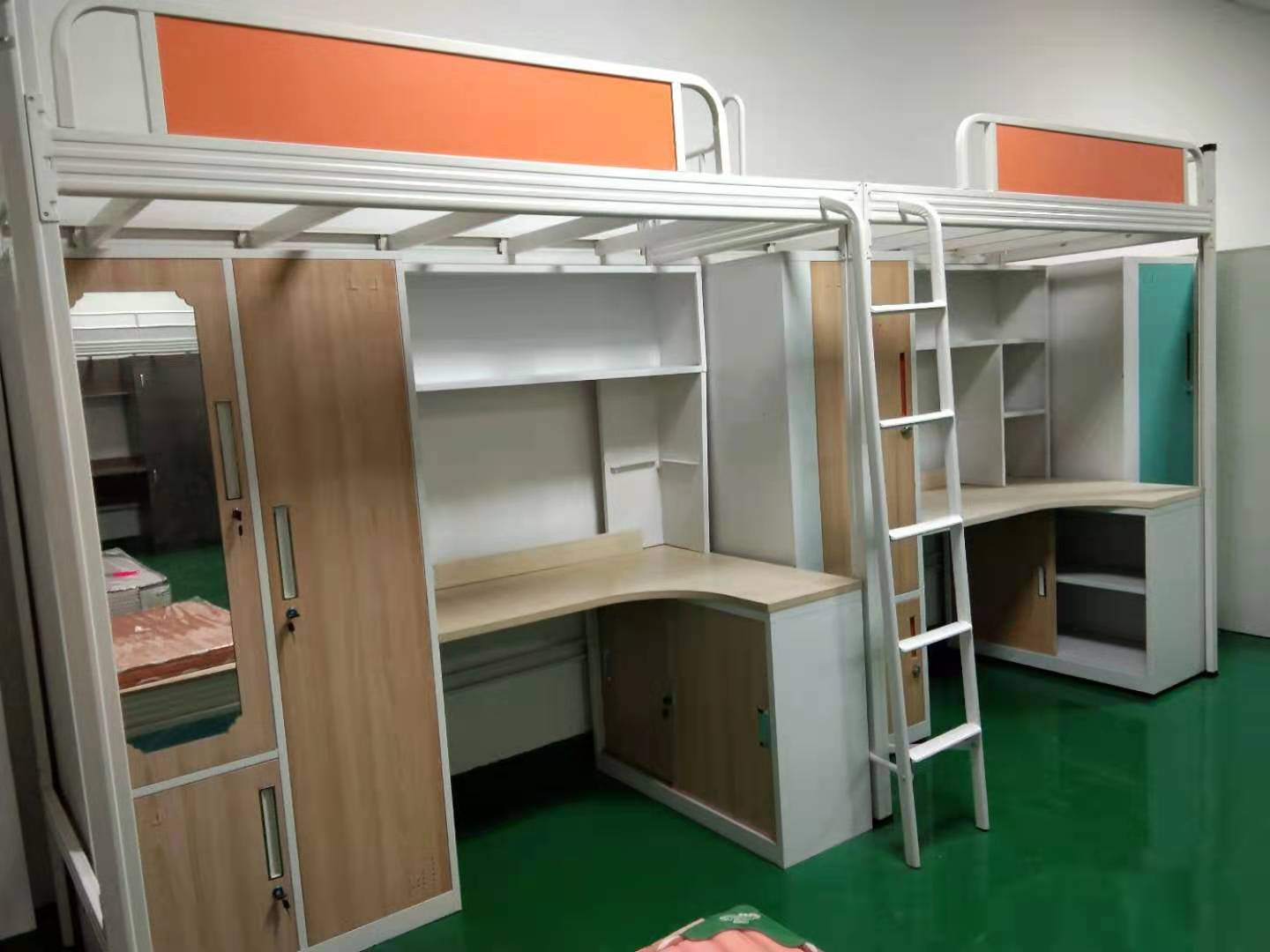 給孩子睡雙層鐵床時，需要考慮哪些事？