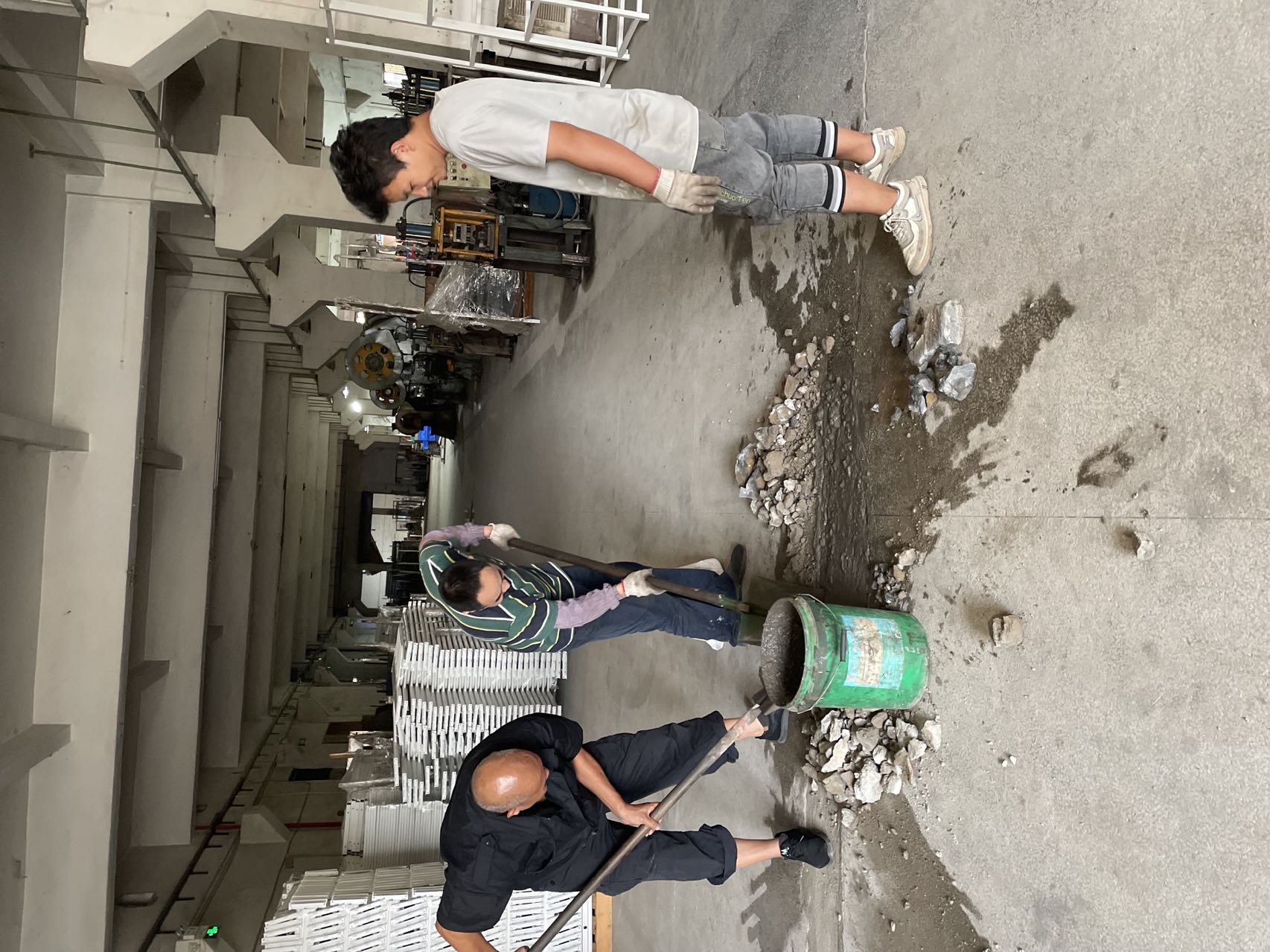 上下鋪鐵床廠家淡季整頓修理中！